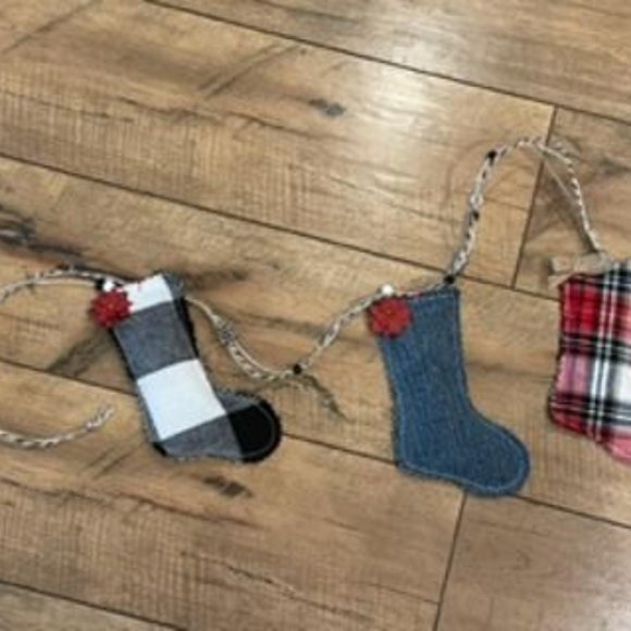 Garland. New. Hand Crafted Christmas Stocking Garland. - Picture 4 of 5